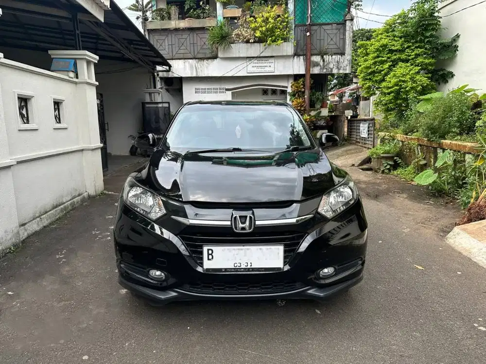 Honda HR-V E 1.5 AT 2016 Hitam – Tangan 1, Pajak Panjang, Siap Pakai!