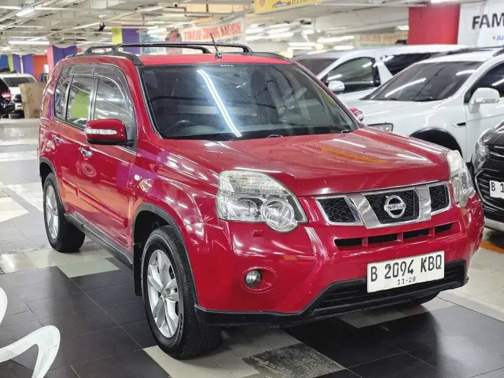Nissan Xtrail 2.0 2013 bensin matic merah km 80rban