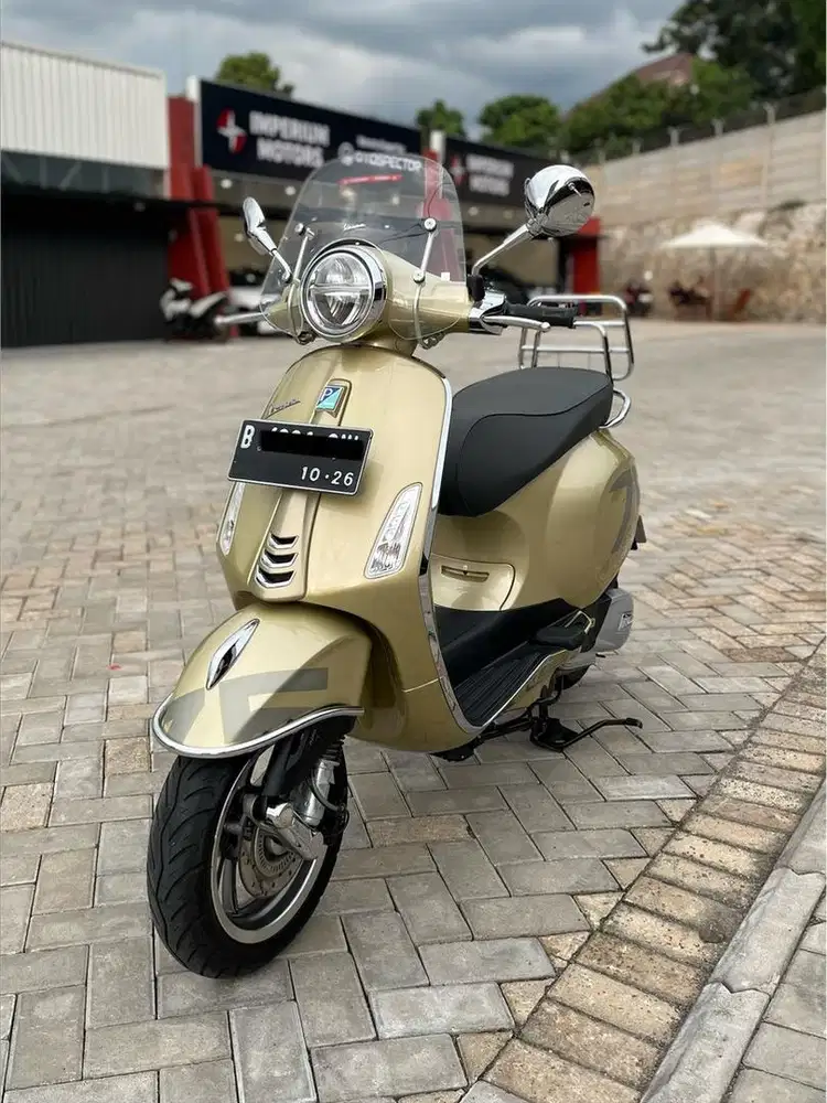 Vespa Primavera Anniversary 2021