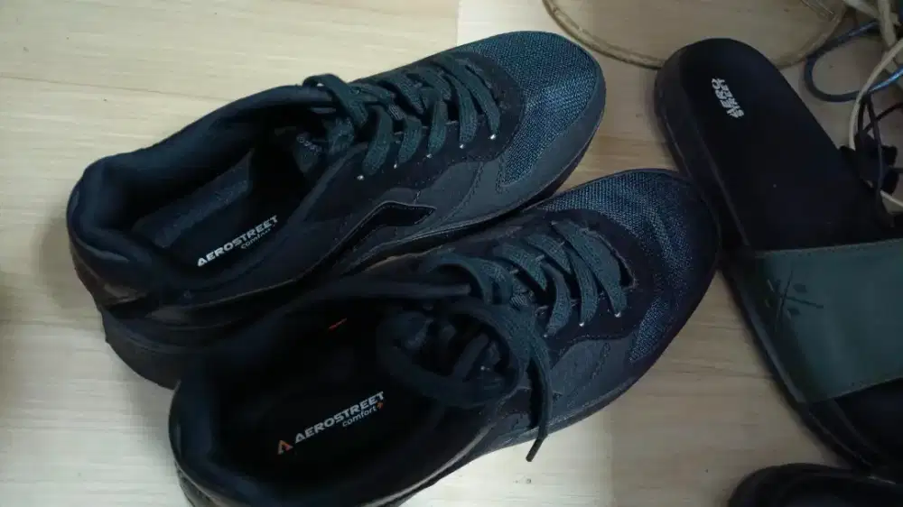 Sepatu Aerostreet Black size 44