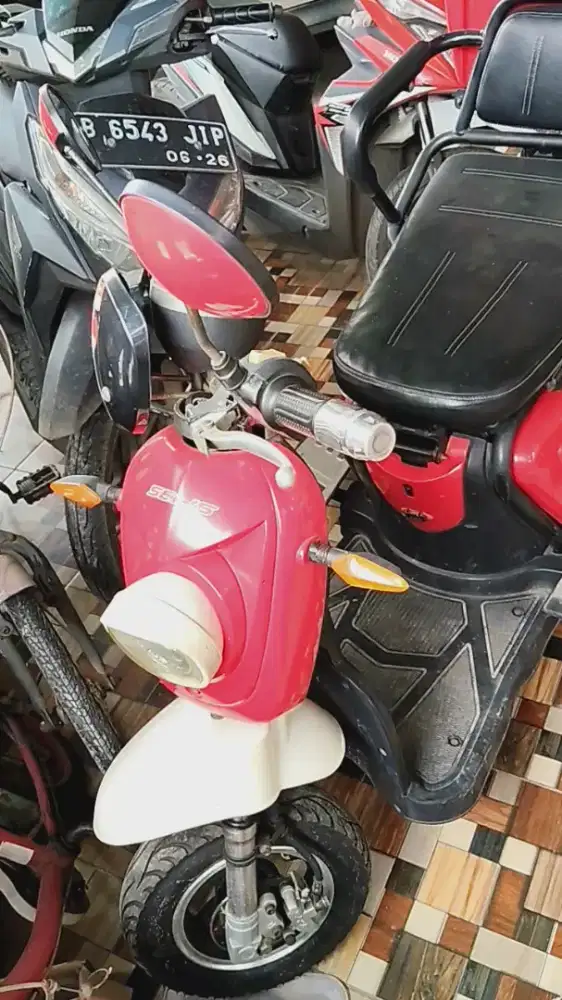 Sepeda listrik selis Robin roda tiga