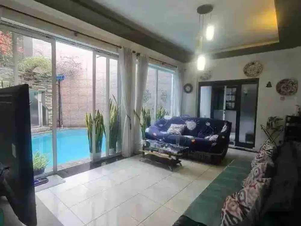 Luxury Living di Katamso Bandung – Rumah Mewah dengan Kolam Renang, Turun Harga!