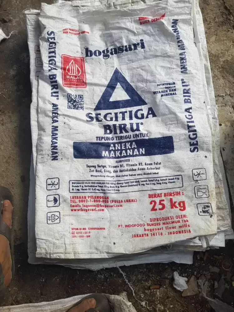Jual karung bekas ukuran 50sama 25  per karung 1000