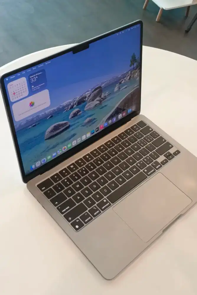 Macbook Air M2 2020 8/256 Mulus