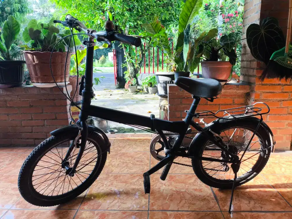 Sepeda Lipat United hitam doff