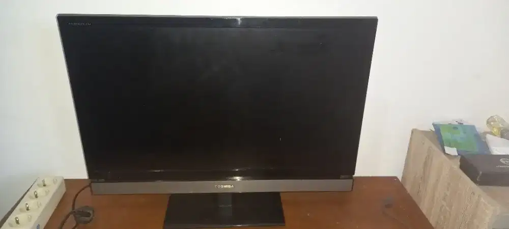 Tv led Toshiba 24 inchi