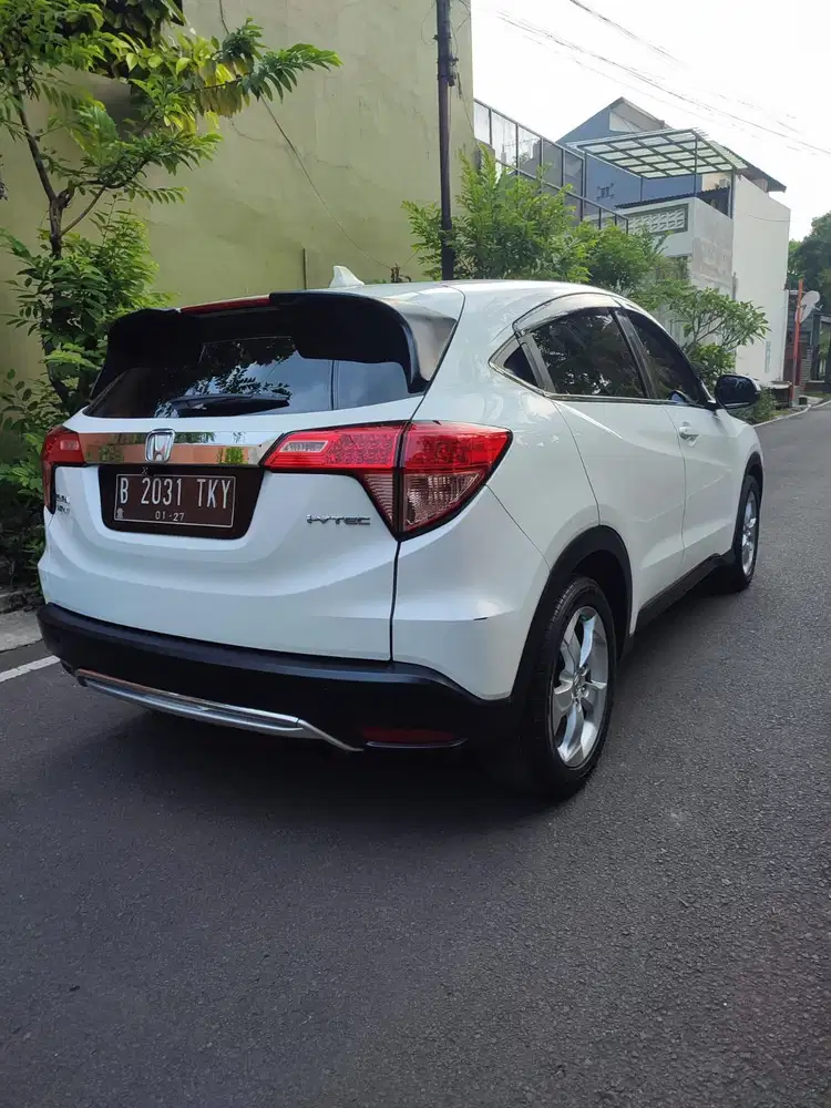Honda HRV S at automatic tahun 2017 nik 16 putih nopol ganjil jakarta