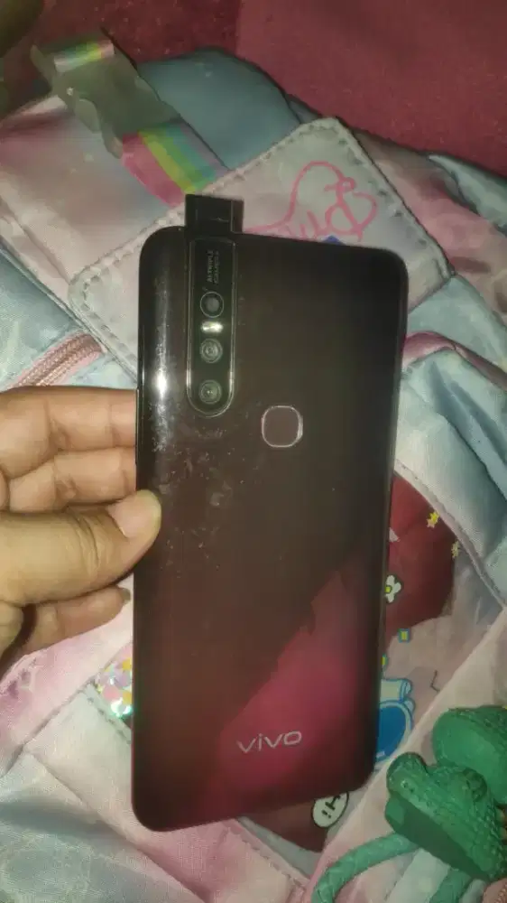 Vivo V15 maroon 64gb