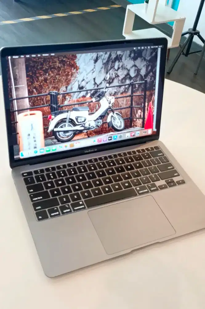 Macbook Air 2020 i3/8/256
