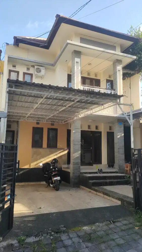 Disewakan Rumah lantai 2 di jln Karangsari I belakang Citraland Kargo