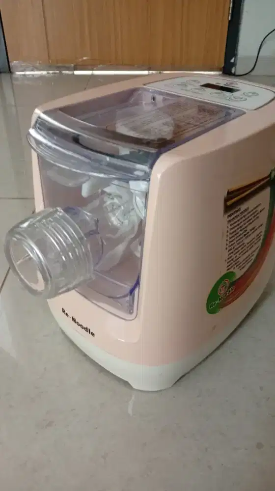 Re-Noudle  Mesin pembuat mie