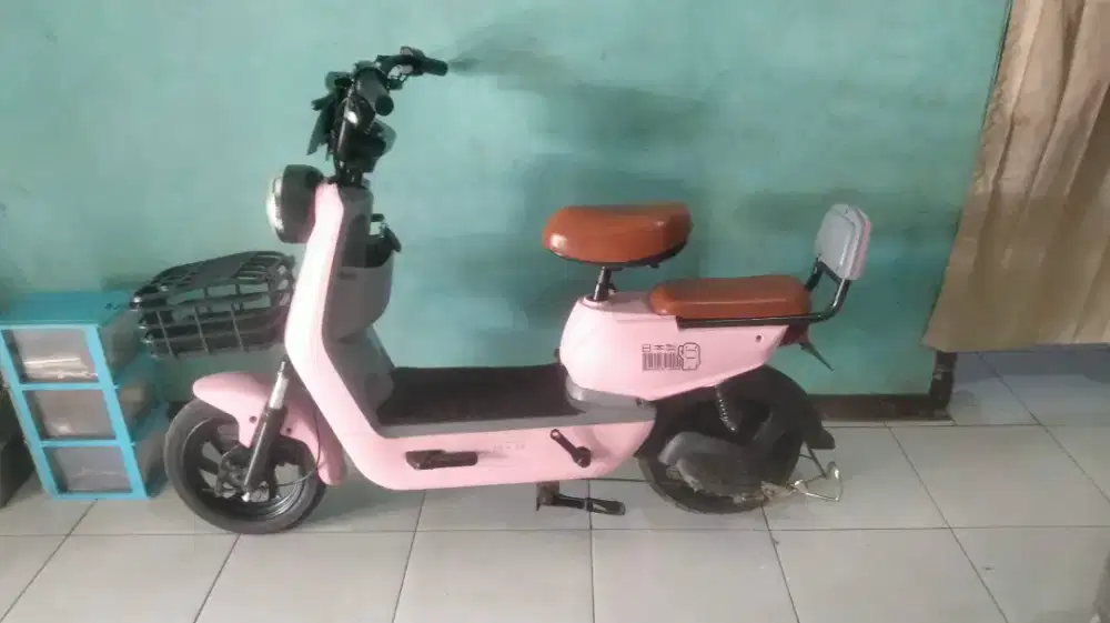 Di jual sepeda listrik lengkap mulus,mins aki/batre nya aja lemah