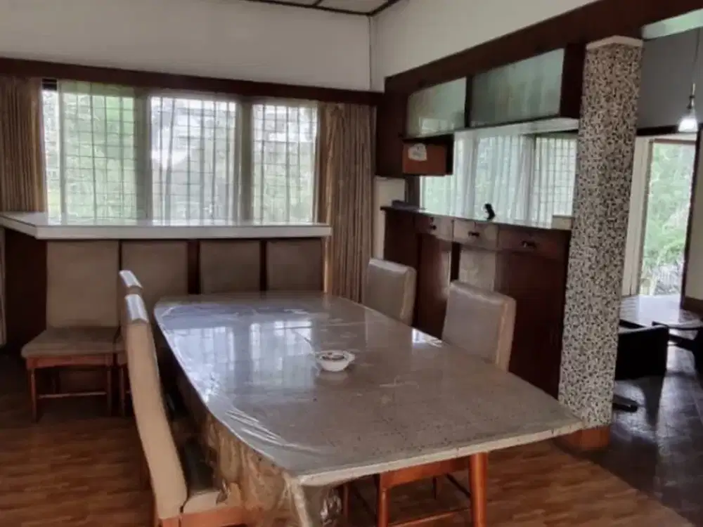 Dijual Rumah Heritage di Coblong. Bandung. Jawa Barat