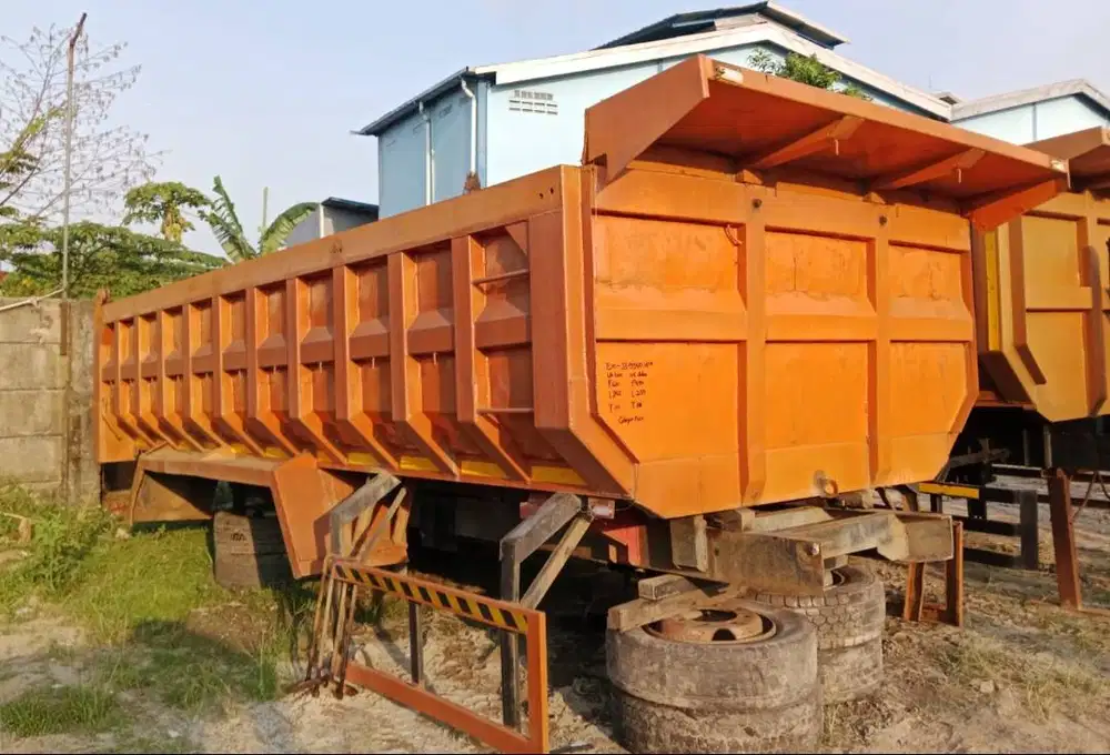 Dump truck tronton Hino ranger 6x4 dumptruck 10rd lohan truk