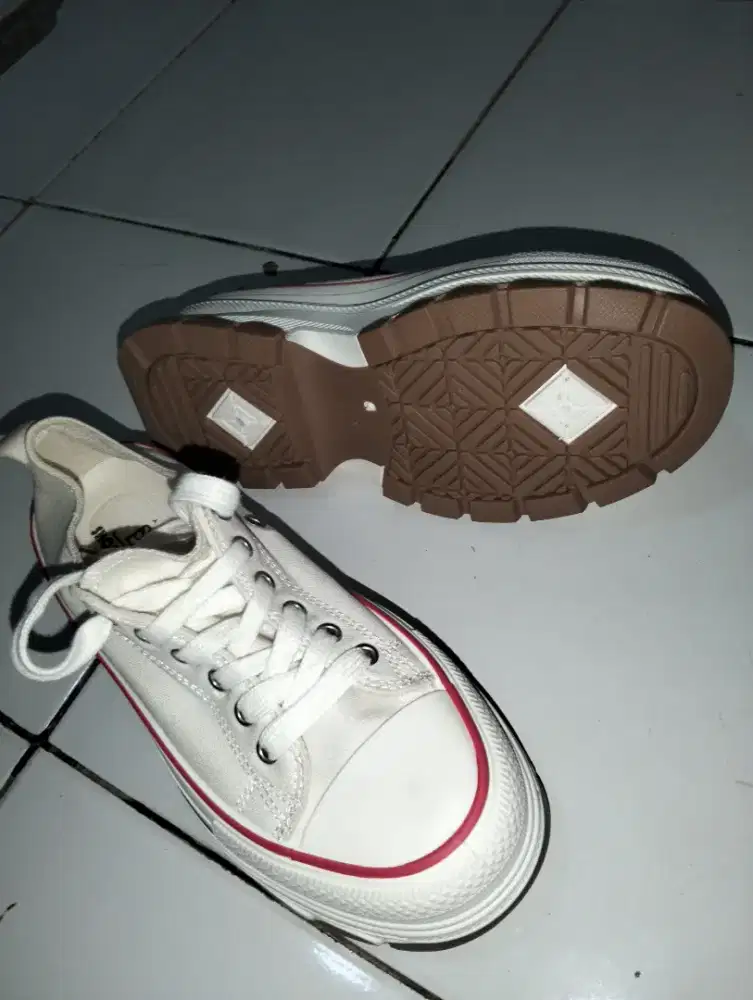 Di jual aja sepatu wanita