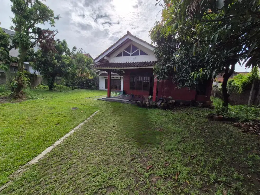 Dijual/ Disewakan Rumah Nyaman Halaman Luas Di Ciganitri Dekat ke Tol Buah Batu