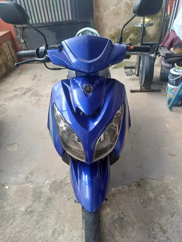 Nouvo Z 2005 Asli Biru