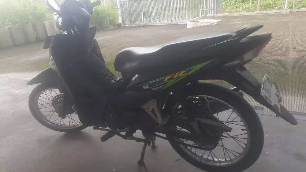 Honda Revo Fit Hitam Hijau 2018