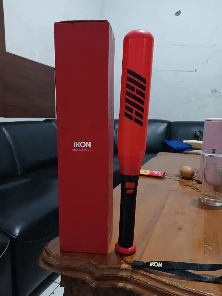 iKON light stick v.2 dan albumnya