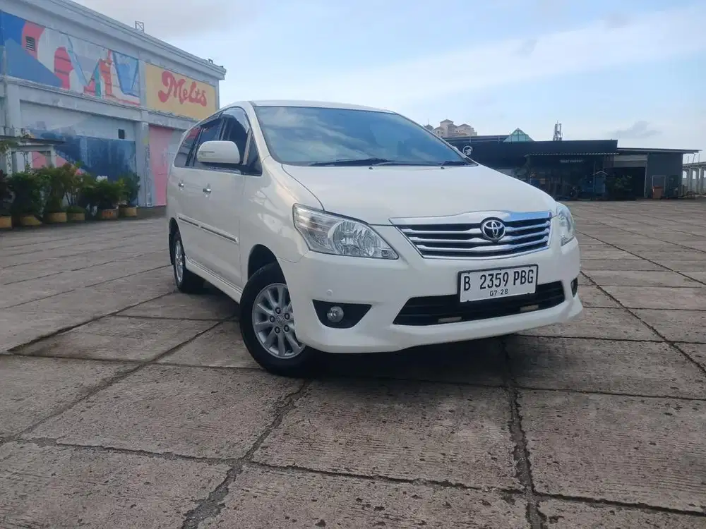 Toyota Innova 2.0 V AT 2013 Putih