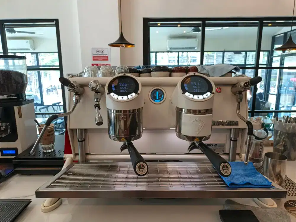 Dijual bekas mesin espresso sanremo cafe racer 2 group