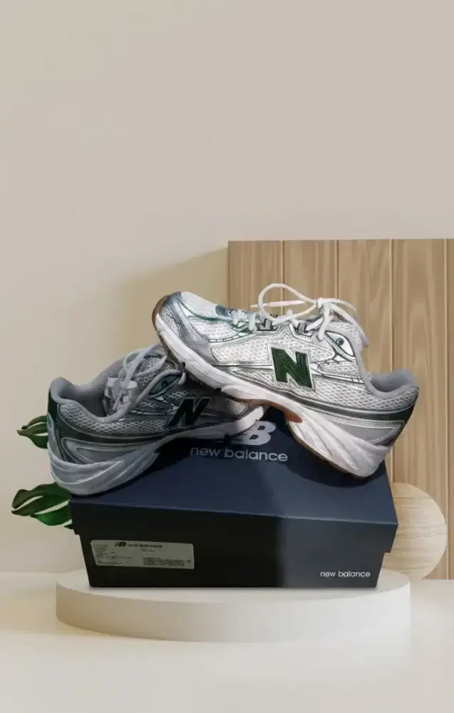 New Balance 740 unisex