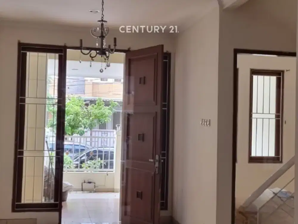 Rumah 2 Lantai Di Cluster Taman Puspa Harapan Indah 2 Bekasi