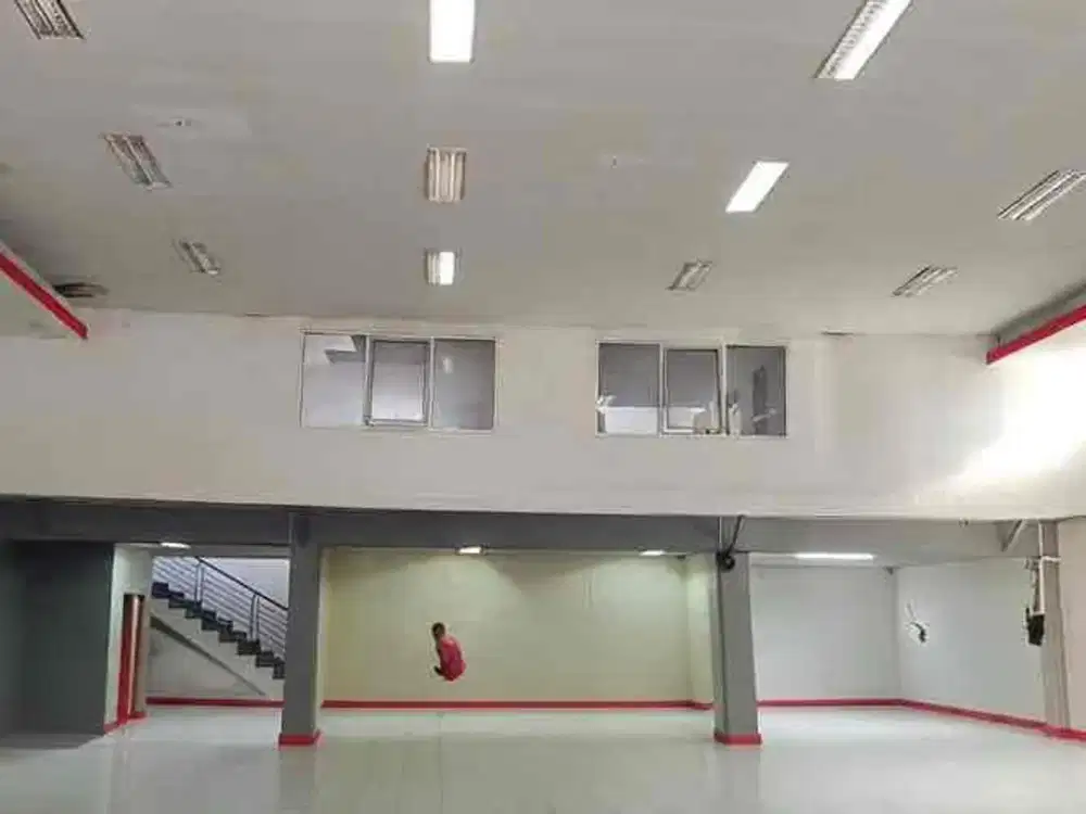 DI SEWAKAN
RUKO


LT 485
Lb 450
1,5lt
5500wt
shm
carport luas

hrg 500jt per thn

LN-AG