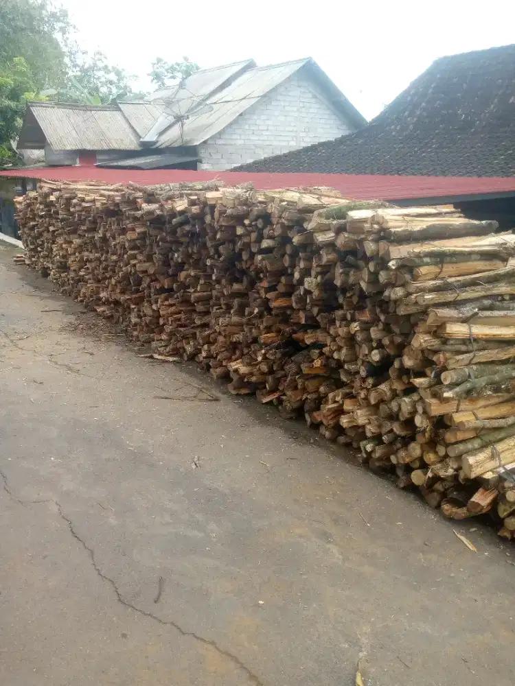 Kayu karet bakar