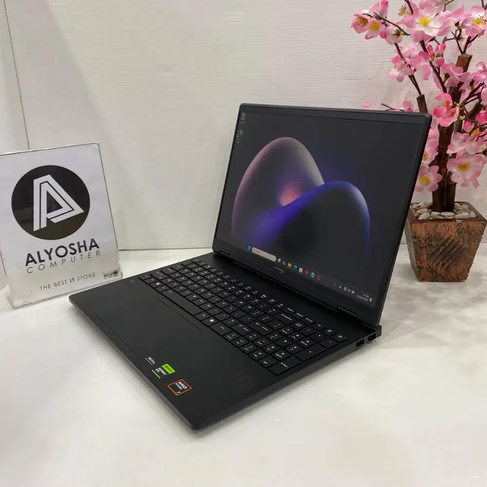Laptop HP HyperX OMEN 15-GB0666AX AMD Ryzen 7 260 16GB SSD 1TB RTX5050