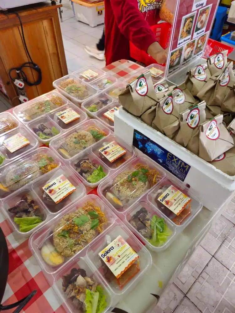 DICARI PENJAGA STAND MAKANAN (WANITA DIUTAMAKAN)