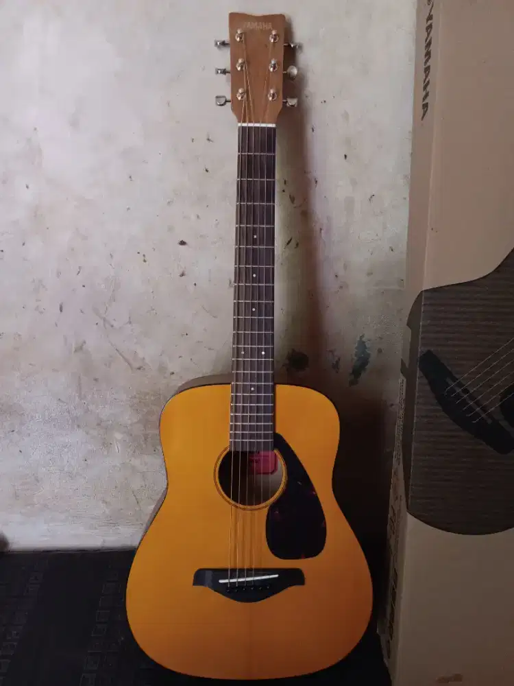 Gitar akustik yamaha ¾