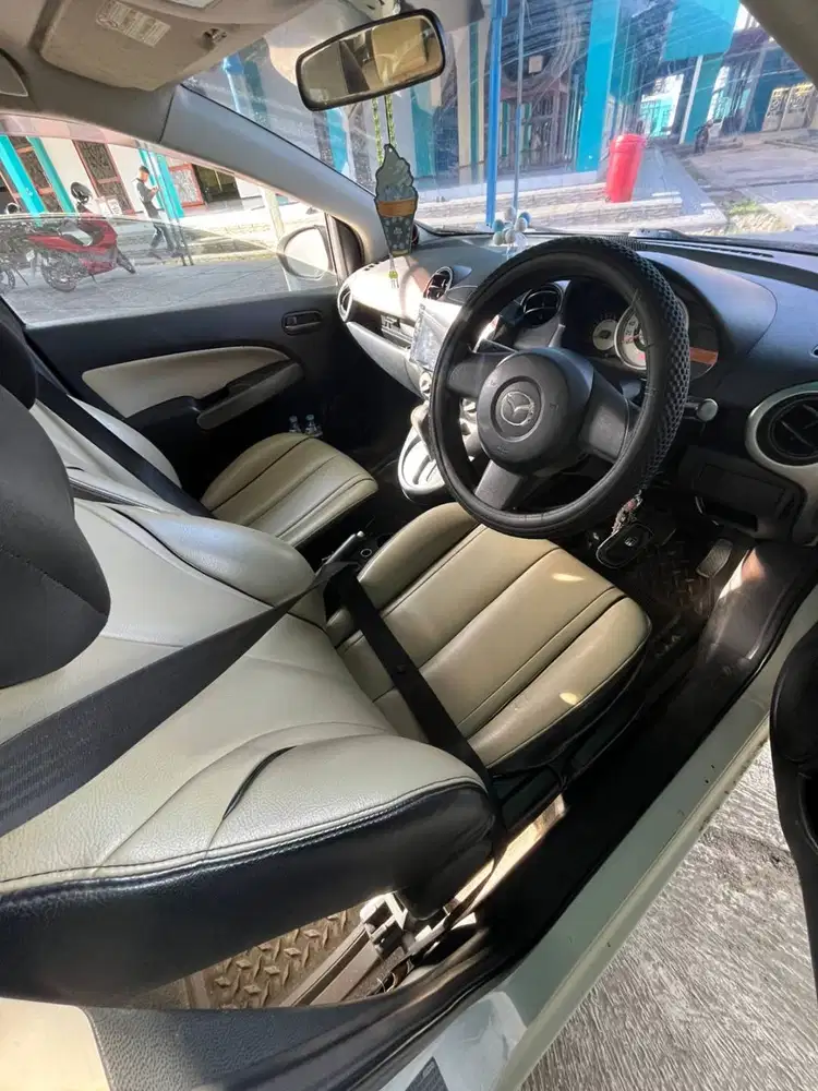 Mazda 2 tahun 2012 bekas second