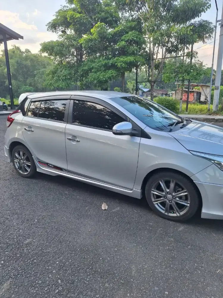 Jual mobil Yaris Istimewa