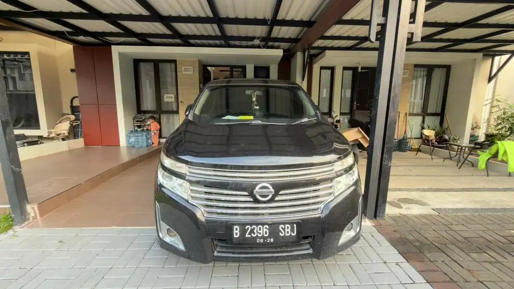 Nissan Elgrand AT Black 2011
