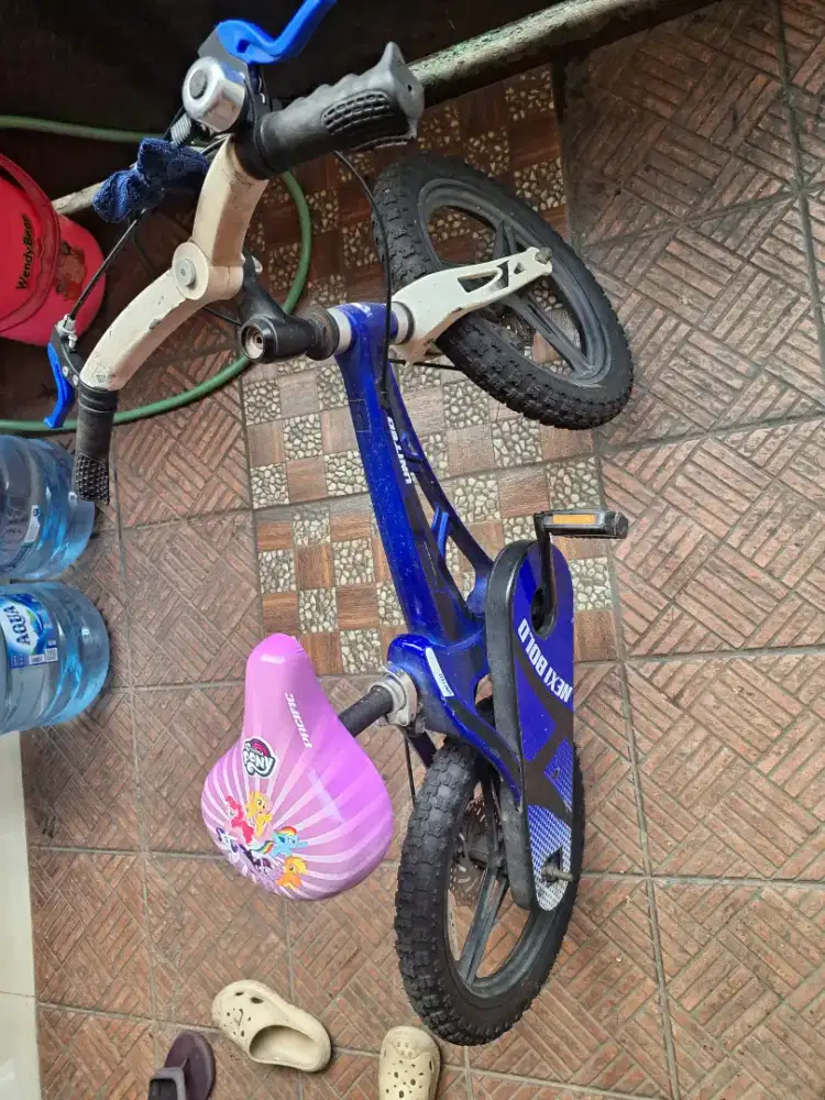 Sepeda UNITED NEXI BOLD Frame Alloy 16 inch