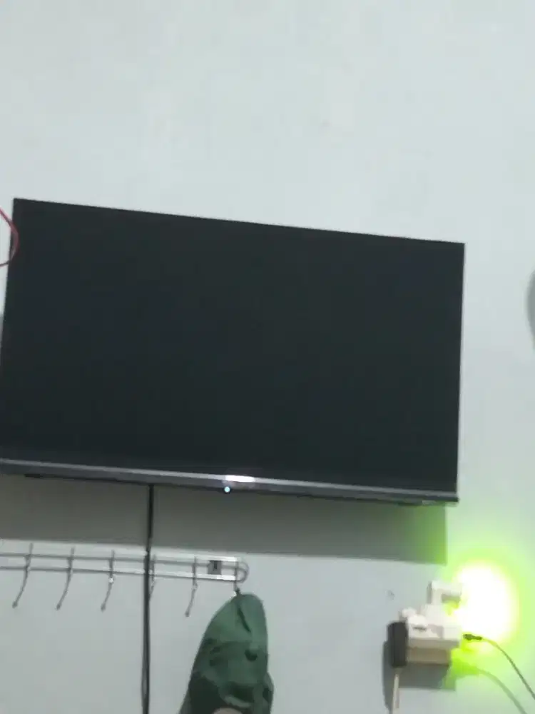 Smart TV merek tcl 32 inc