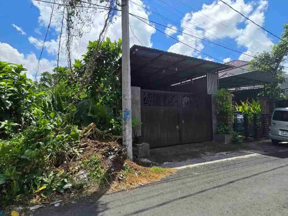 Rumah strategis bersih terawat bonus tanah 120 m2 muding kerobokan Bali