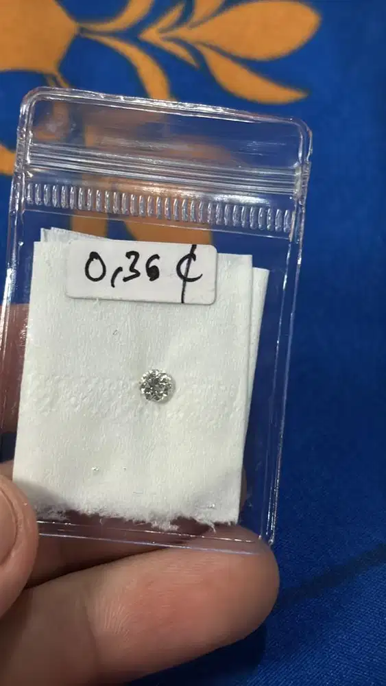 Natural diamond ( berlian)