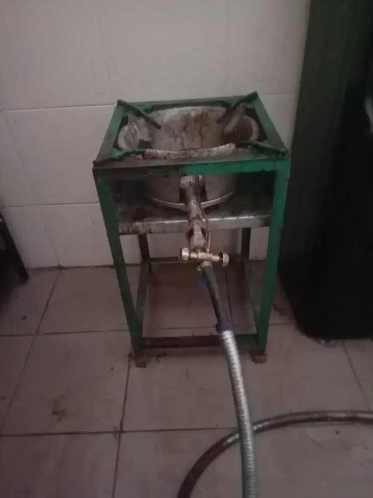 Kompor tungku semawar