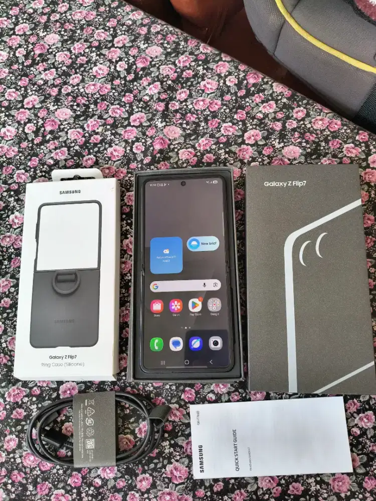 Samsung Z Flip 7 Jetblack 12/256GB Like New Garansi Panjang SEIN