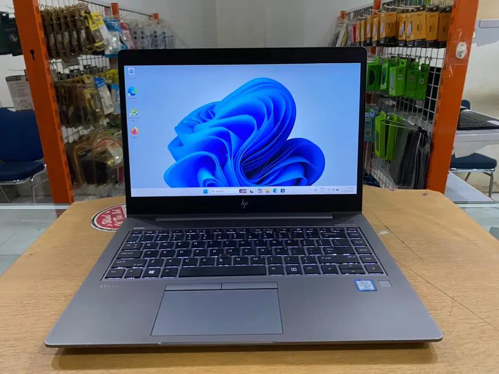 Laptop HP Zbook 14 Core i7Gen8 Ram 16GB SSD 256GB VGA 4GB Touch Mulus