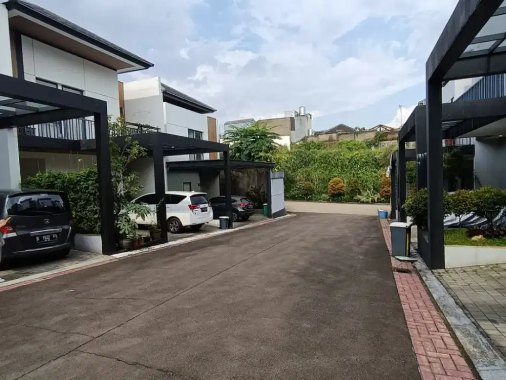 Disewakan Rumah Baru Sudah Smart Lock System di Casa Grande Setra Duta, Bandung