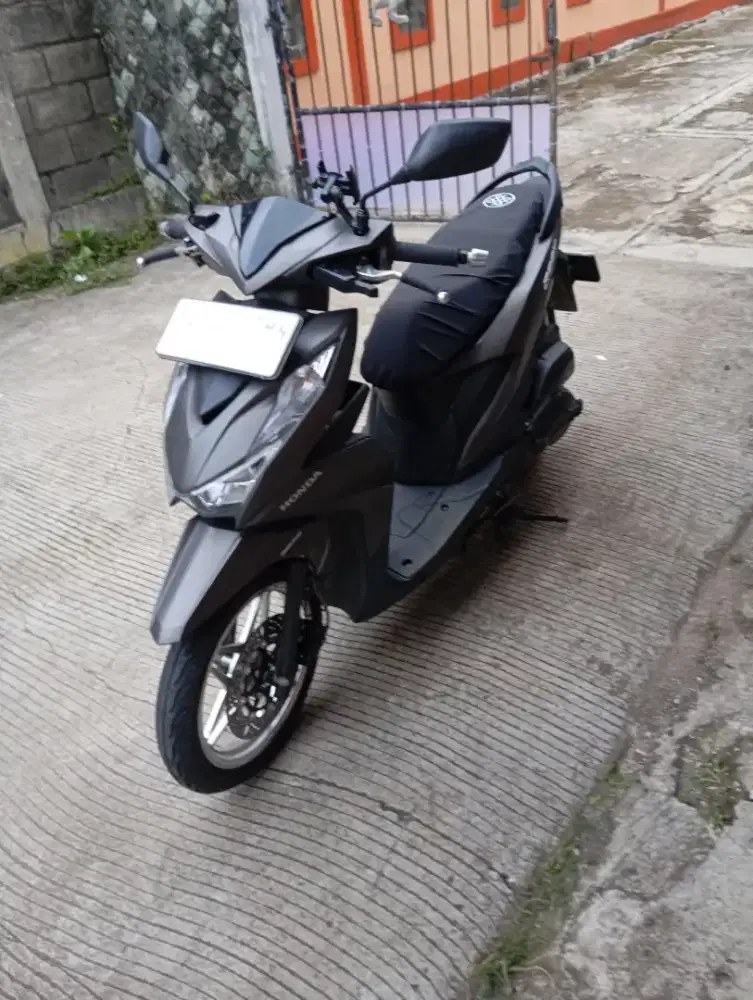 Motor honda beat deluxe