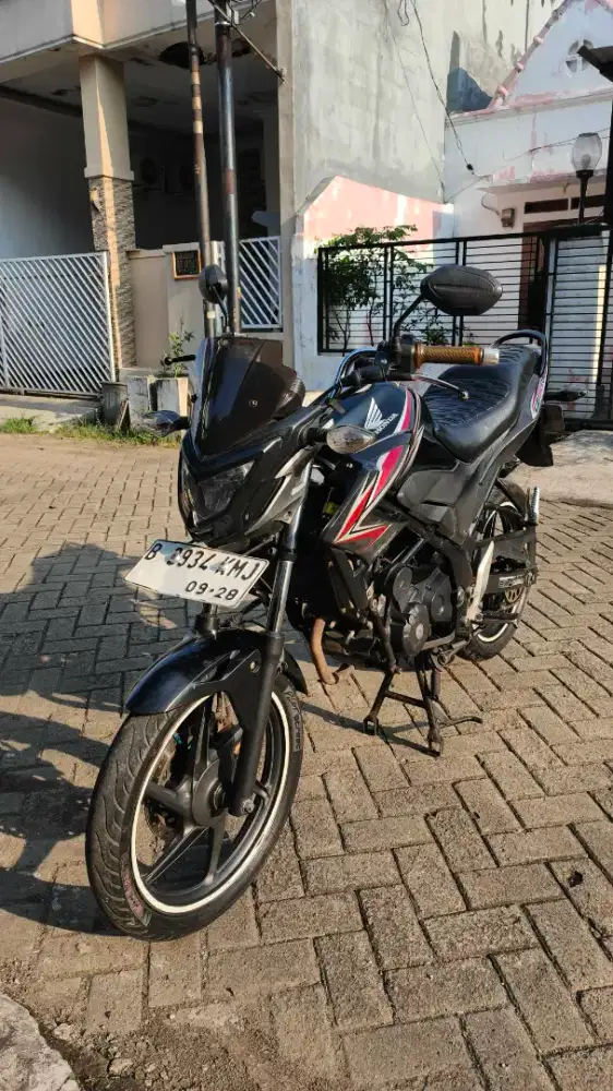 Honda CB150R 2013