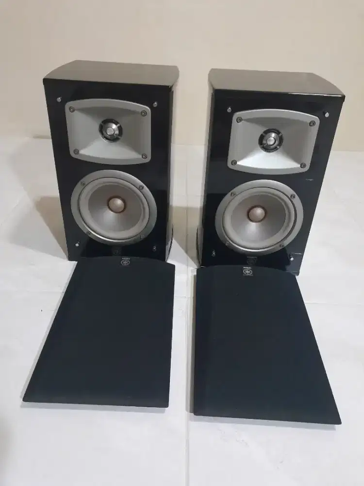 Speaker Yamaha  NS-333  Nyaris Seperti Baru