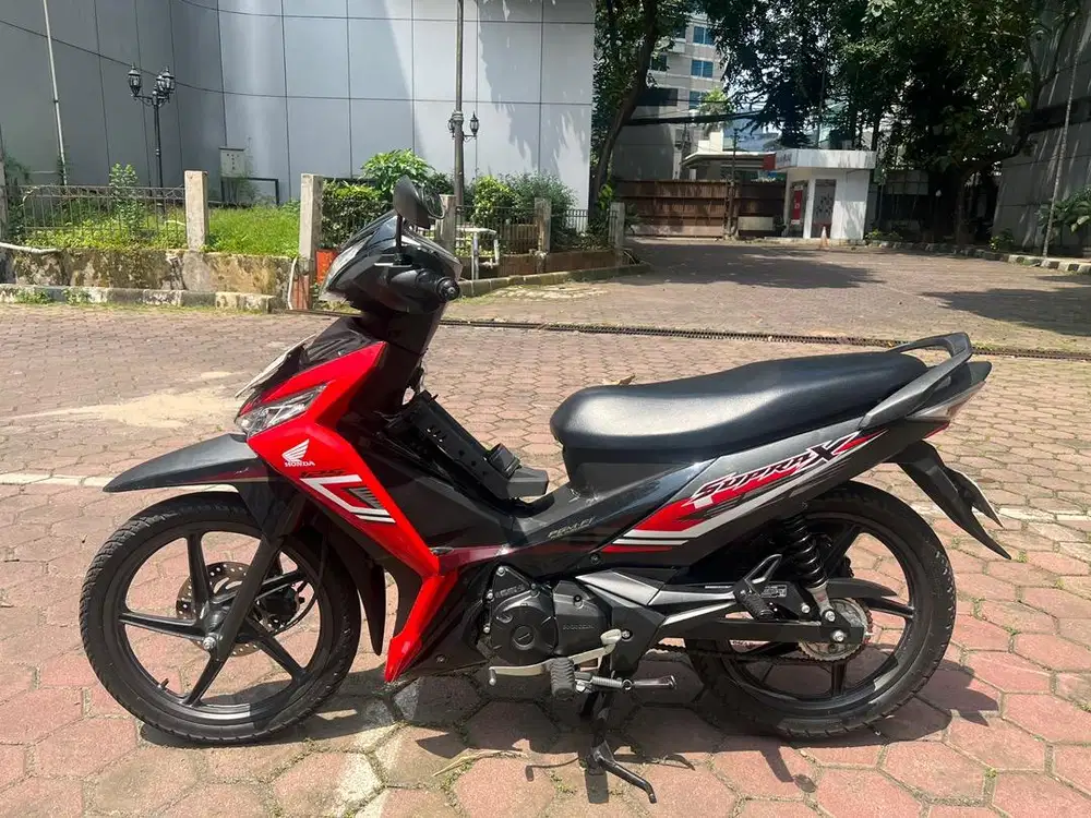 DIJUAL MOTOR HONDA SUPRA X 125 FI CW TAHUN 2023