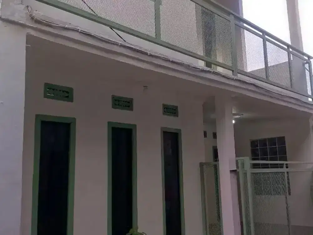 DIJUAL RUMAH KOMPLEK 2 LANTAI DI DAERAH COBLONG DAGO KOTA BANDUNG