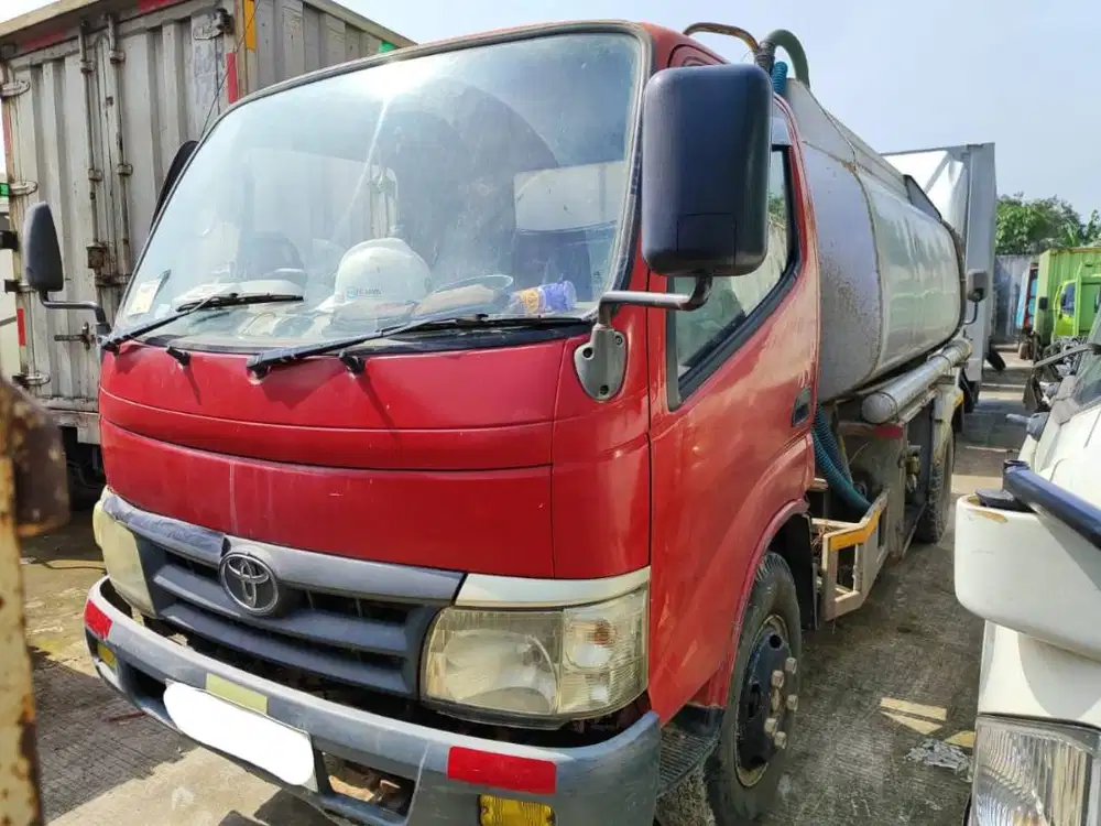Toyota Dyna 130HT 6 Roda Tangki Air Tahun 2013