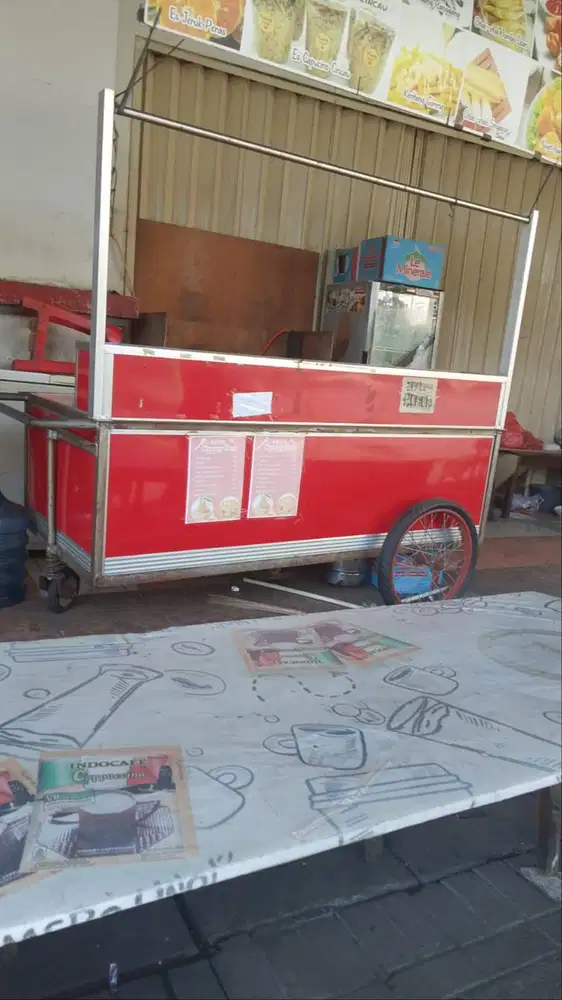 Meja booth roda jualan P180cm L100cm T180cm termurah 750rb cengkareng